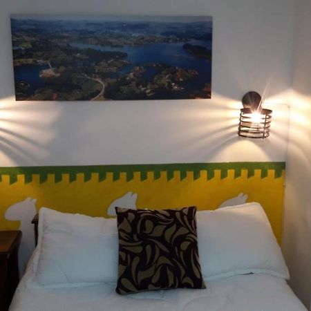 Hostel-Affordable Rooms With Private Bathroom San Juan Guatapé Buitenkant foto